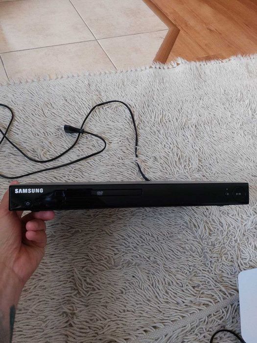 DVD плеър Samsung DVD-P191
