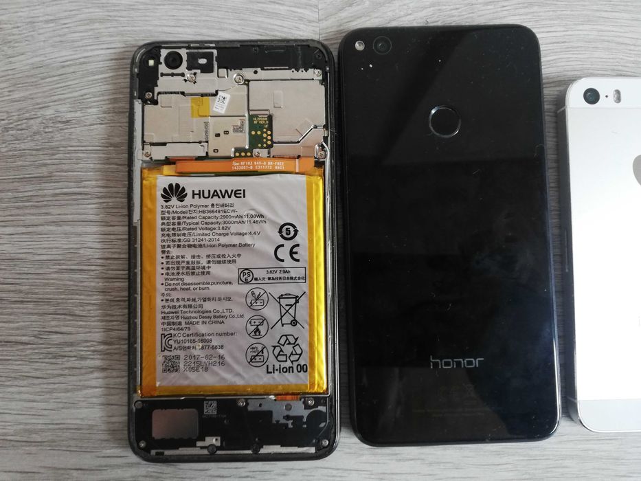 ЛОТ GSM телефони 4 броя за части или ремонт