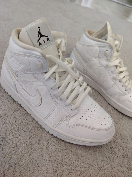 Ghete Air Jordan 1 Mid BQ6472-110 Femei Alb Nr. 40.5