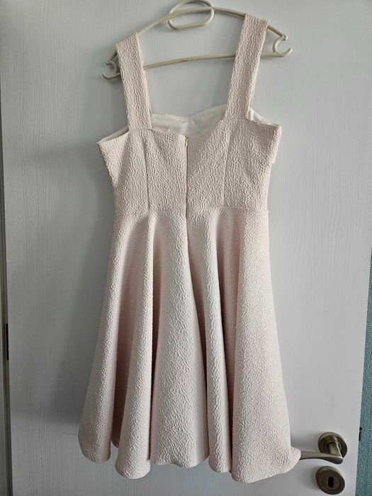 Нежна Официална Рокля