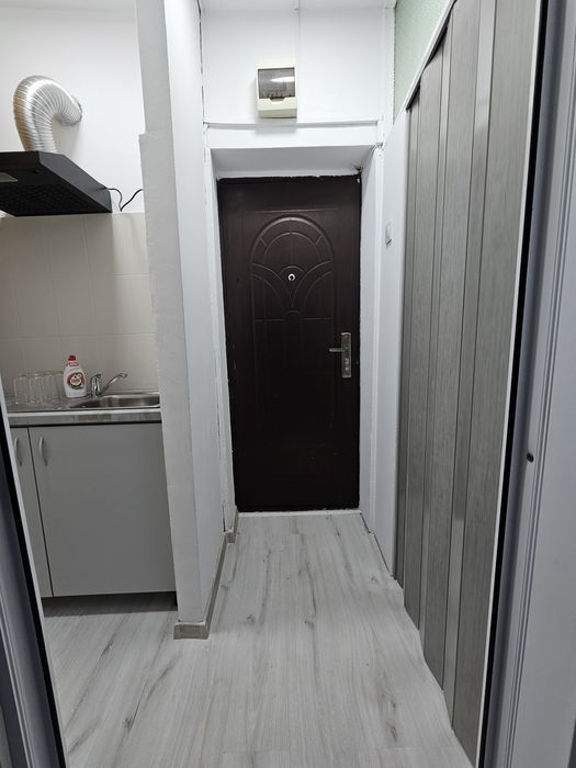Închiriez garsonieră in zona Burdujeni