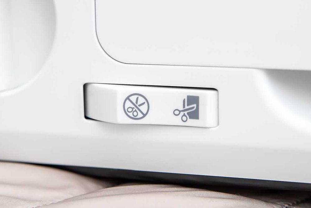 Оверлок Necchi C12 с нитевдевателем и мощным двигателем