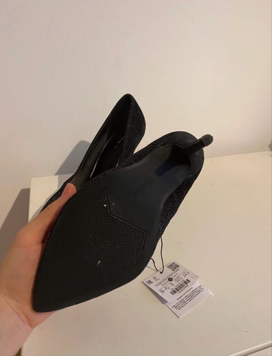 Pantofi Stiletto Negri cu sclipici Berska