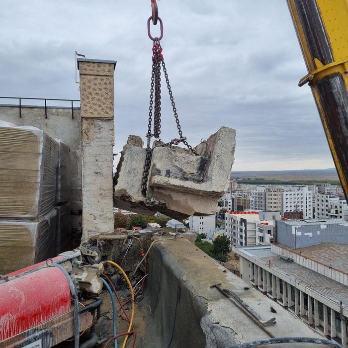 Taiat beton carotat găurit spart piconat demolari profesional