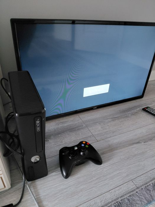 Хbox 360 slim  прошитый. Много игр..