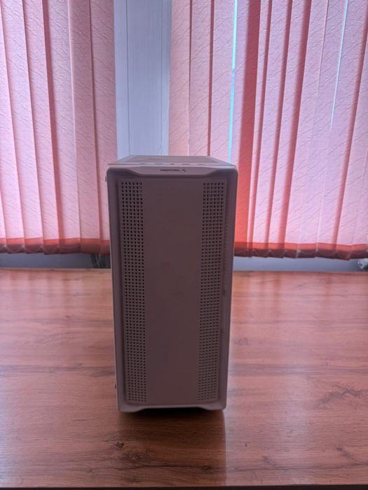 Продам корпус DeepCool, белый цвет
