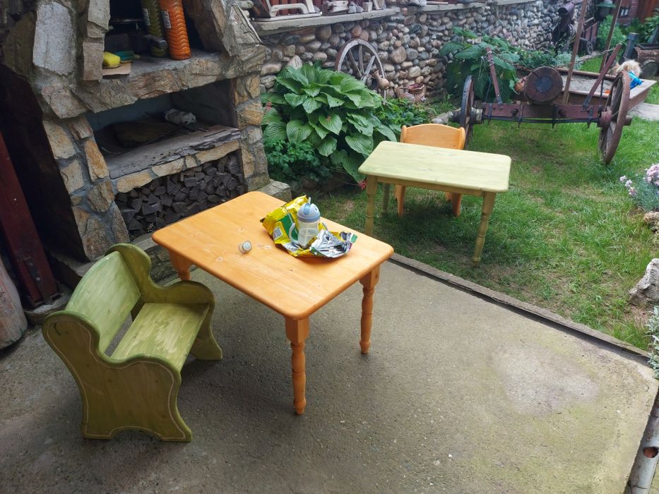 Дървено столче, масичка,етажерка