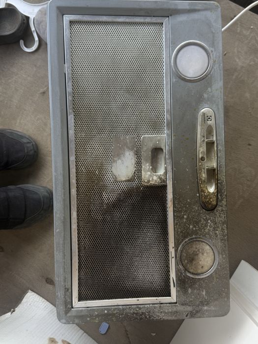 Продам вытяжку работающую