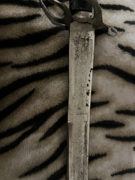 Sabie foarte veche in stare buna