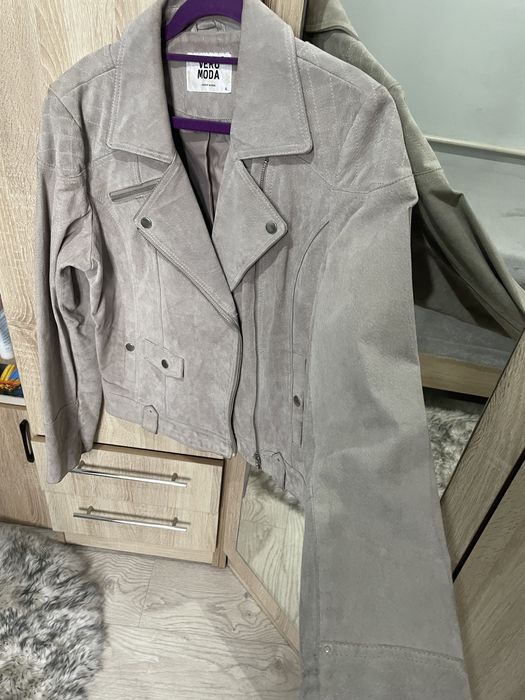 Продам замшевую куртку