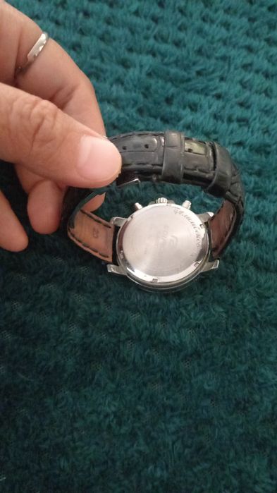 Casio часы рабочие нужно батарейку поменять!