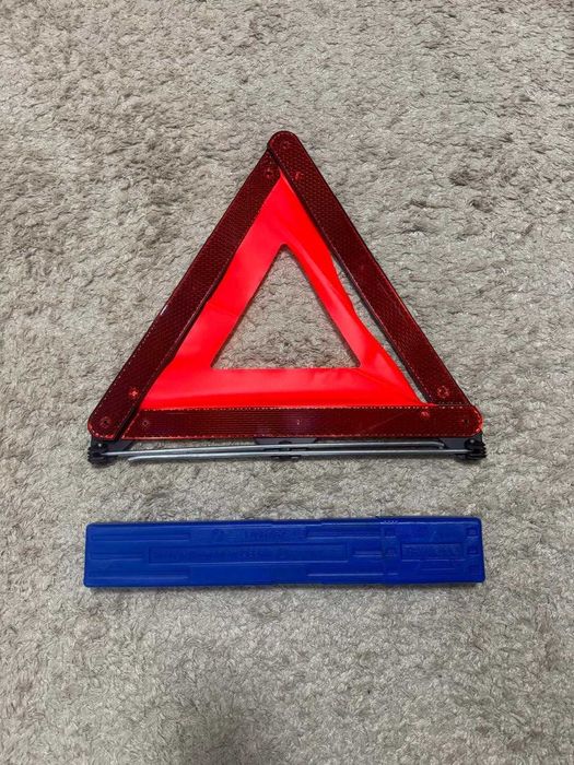 Аварийный знак от БМВ Х5, Е39,