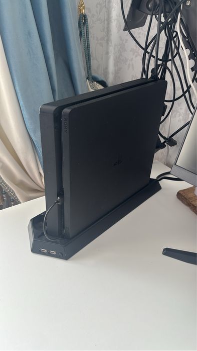 Продам Ps4 slim