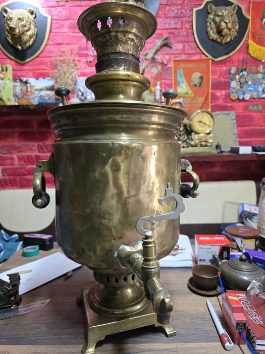 Самовар старинный.