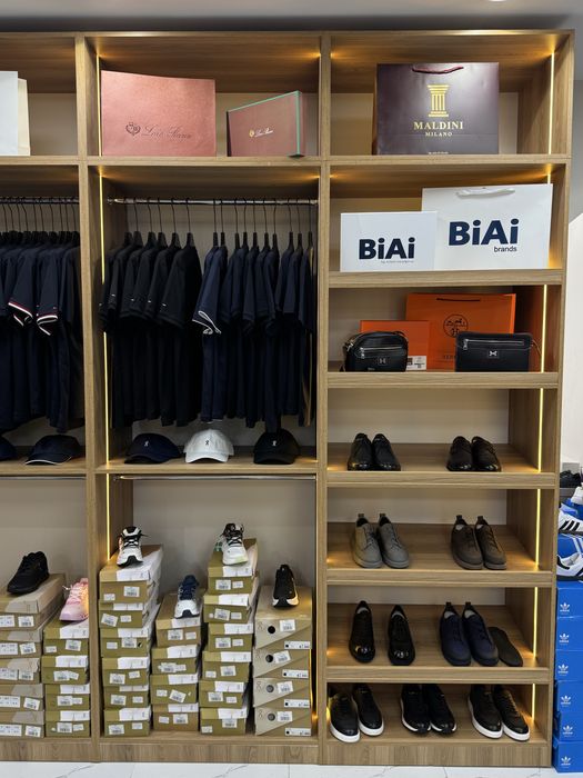 Киім магазинге мебель сатылады