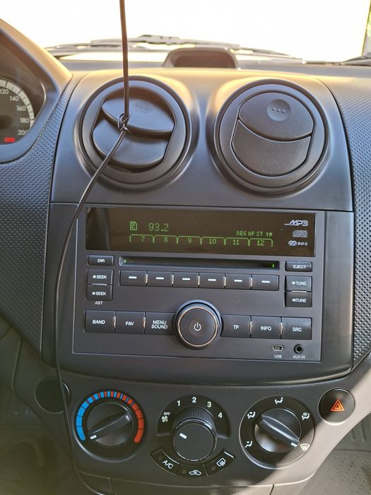 Vând Chevrolet AVEO 1.4 benzina din anul 2011