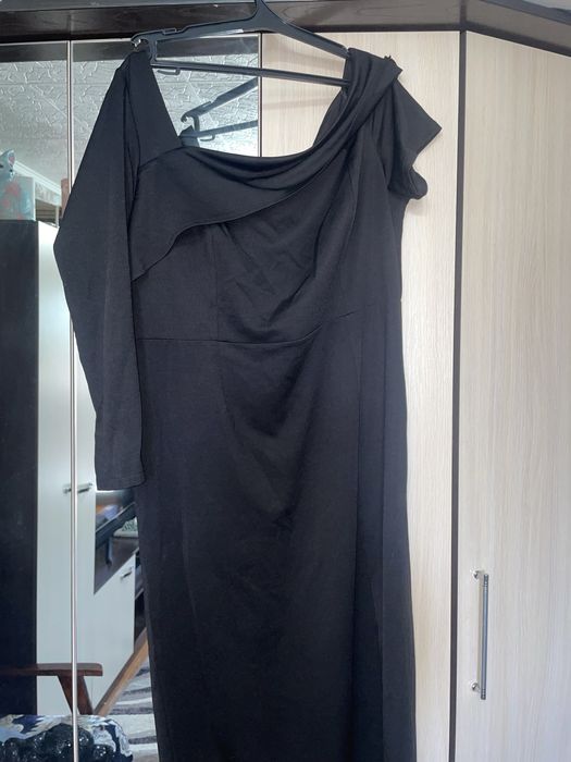 Продам женские платья