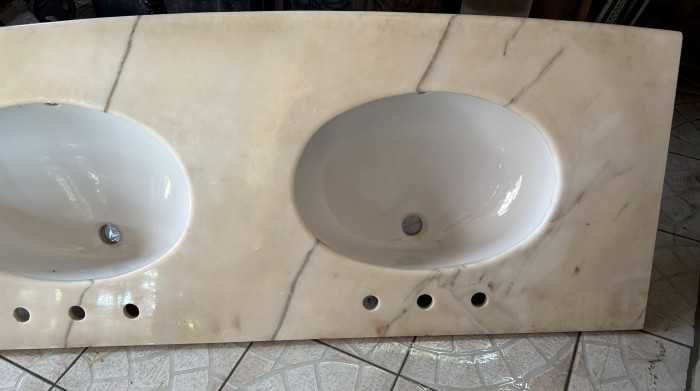 Rafinat blat din marmura cu doua chiuvete incastrabile-mid century-ideal amenajari interioare-Italia