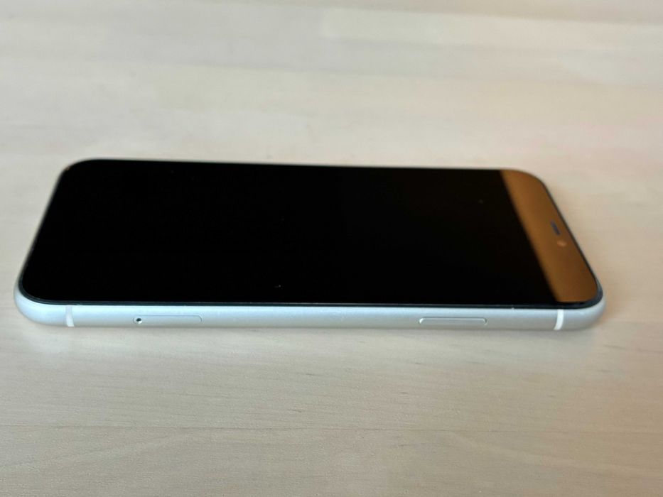 iPhone 11, 64GB, White