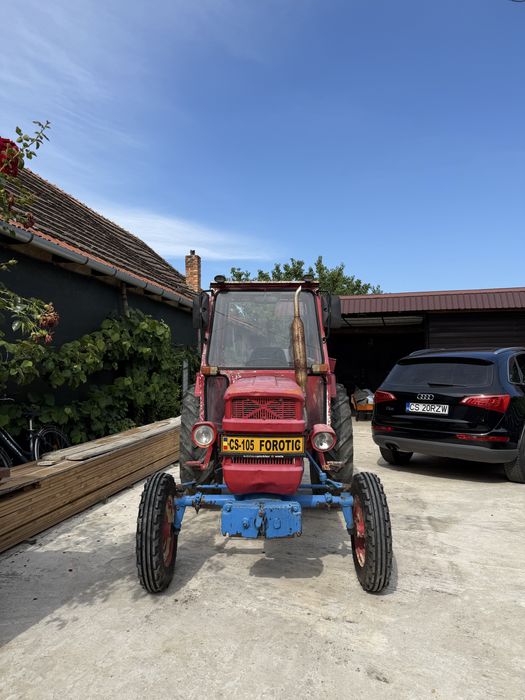 Tractor UTB 445