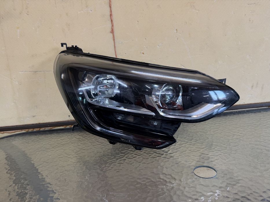 Far dreapta renault megane 4