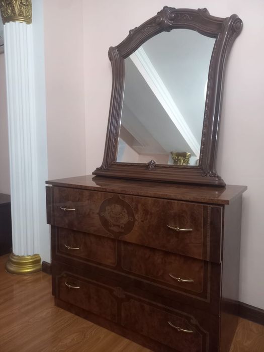 Спальный гарнитур