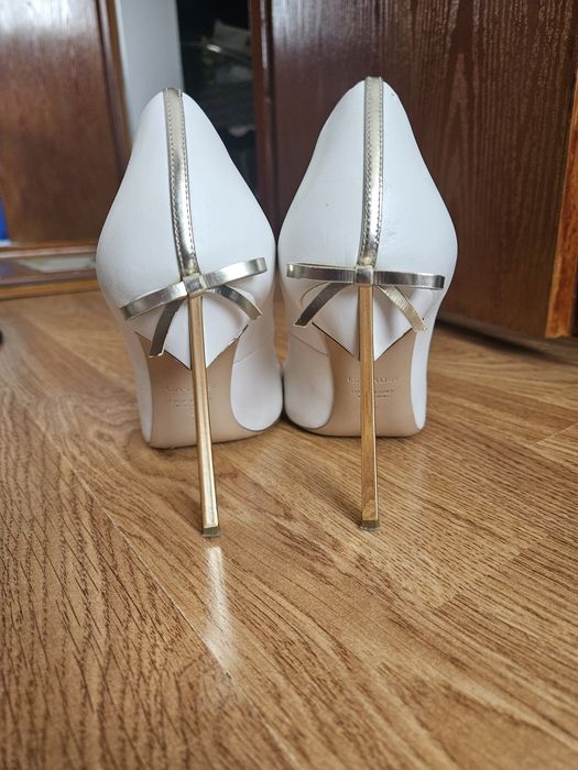 Pantofi Casadei albi