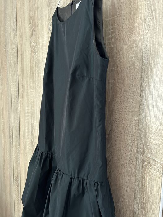 Rochie neagra cu reflexe verde inchis