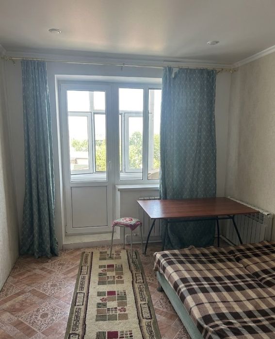 Самал 49 үйден 3 бөлмелі пәтер сатылады.