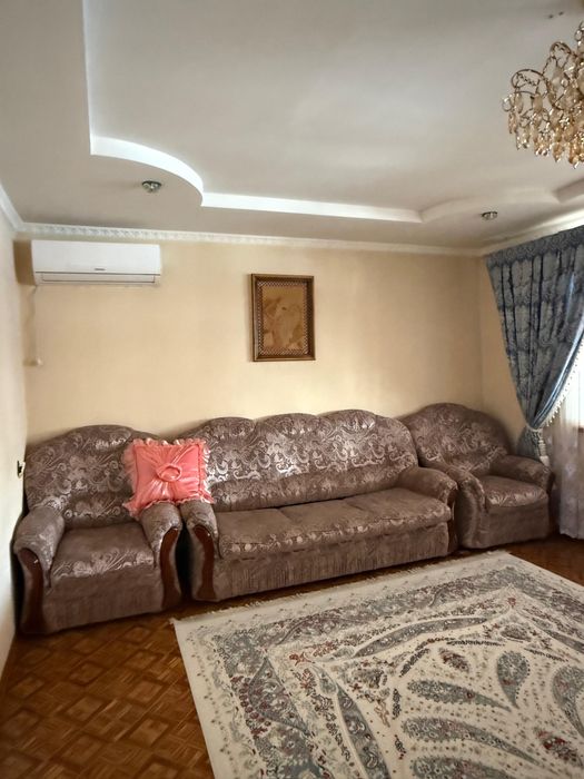 Продам диван с креслами