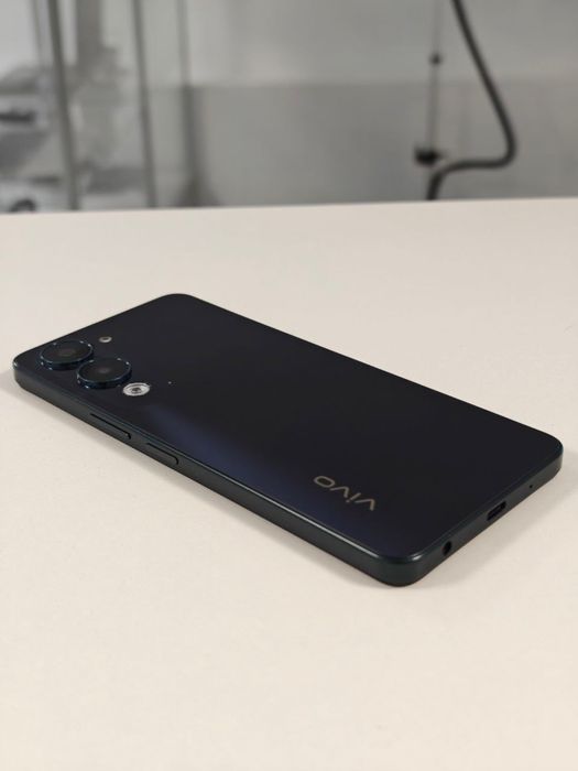 Смартфон ViVO Y04 64GB