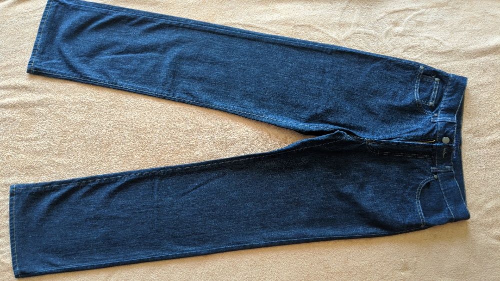 Нови дънки Lee Cooper и Trussardi