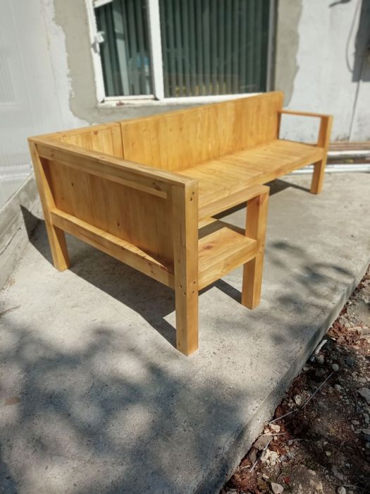 Ъглов диван - масивна дървесина