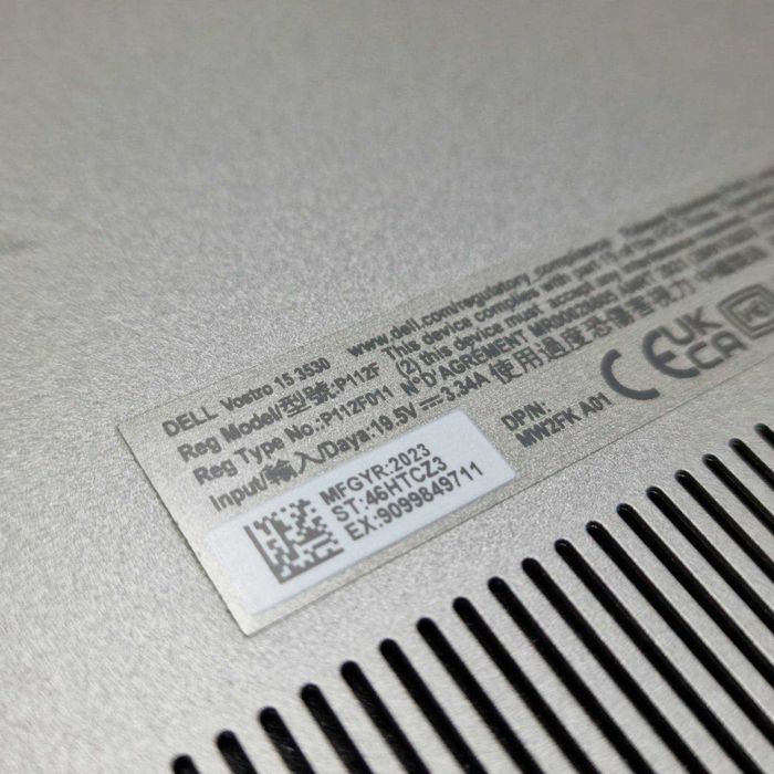 Dell Vostro 3530 / 15.6" FHD 120Hz / i5-1335U / 8GB RAM / 512GB SSD