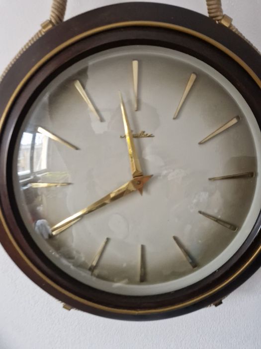 Ceas mecanic de perete