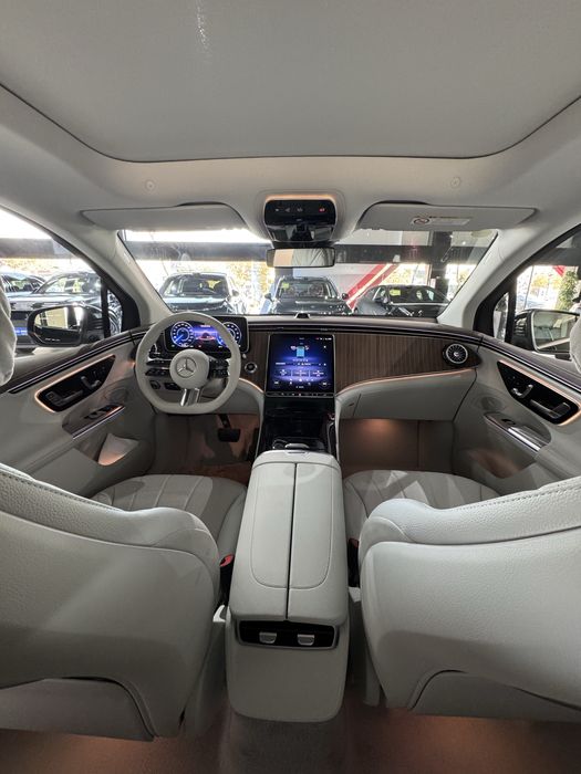 Mersedes benz SUV Eqe500 коричневый салон тоже есть