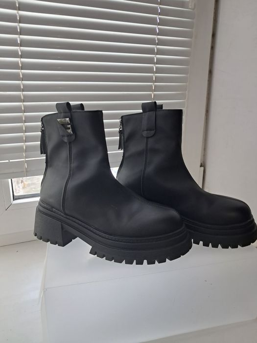 Ботинки женские продам