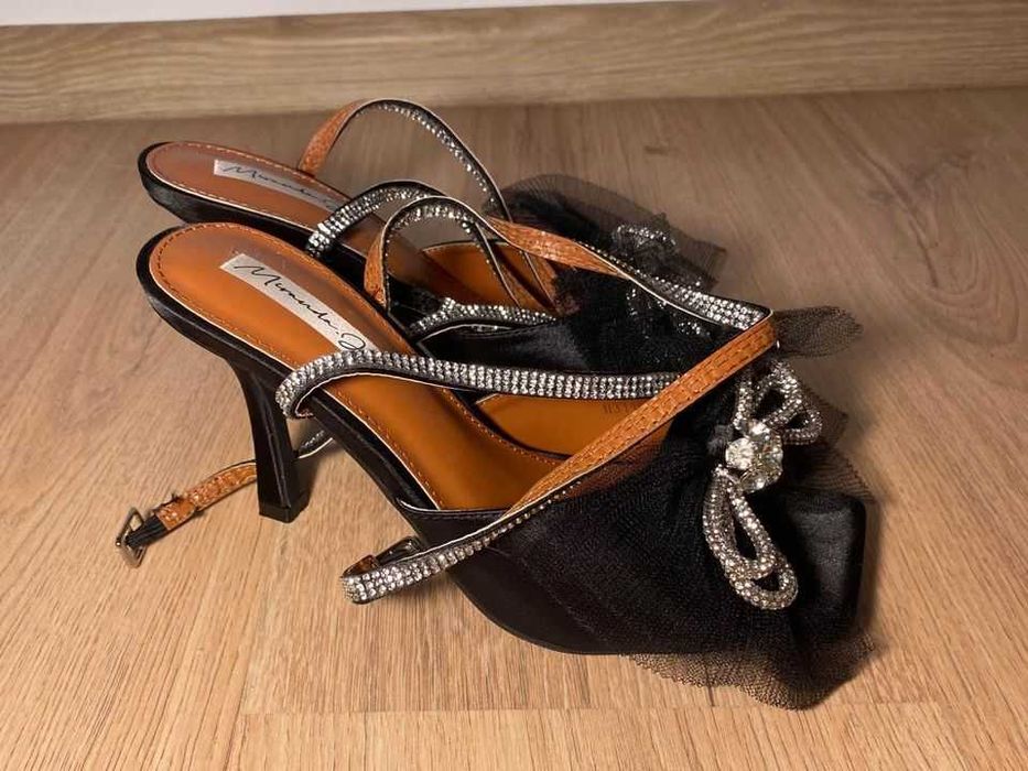 Sandale negre elegante