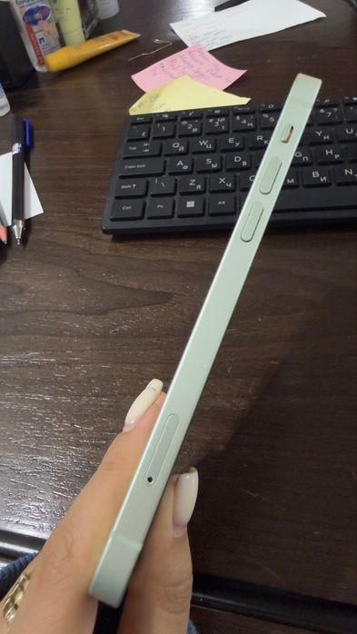 Продаю айфон (iphone 12)