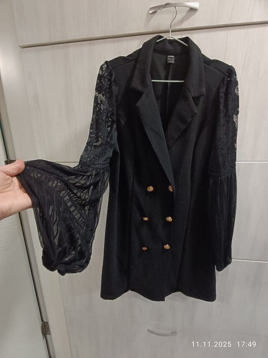 Дамска официална рокля с дантелени ръкави