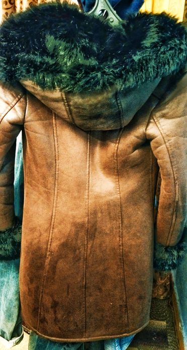 Отдам Две Дубленки Женские за 5000