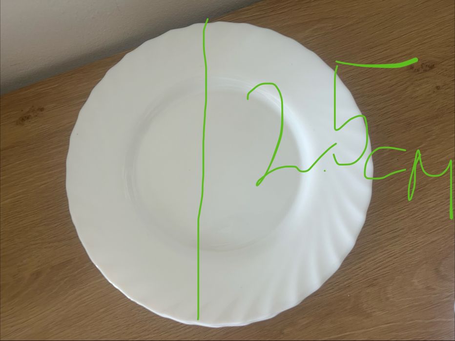 Сервиз от 18бр. Порцеланови чинии: три вида по 6 бр.