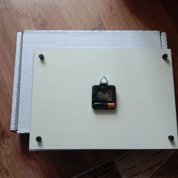 Продам настенные часы новые