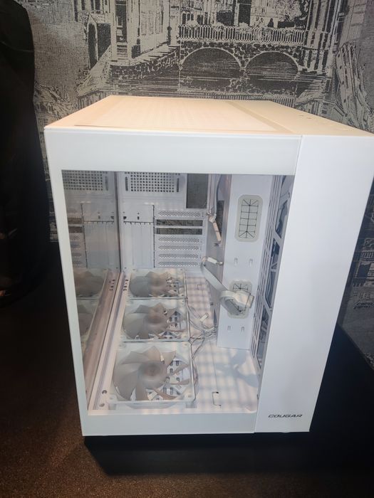 Продам ПК корпус COUGAR FV150 RGB