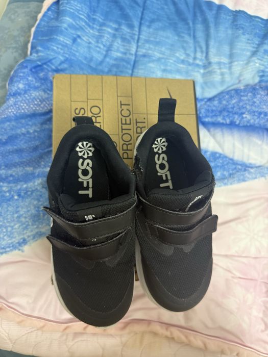 Продам кроссовки