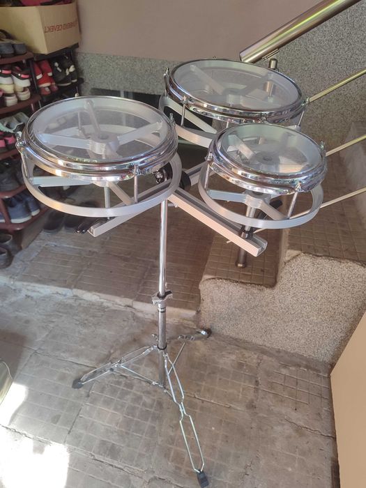 Барабани               .