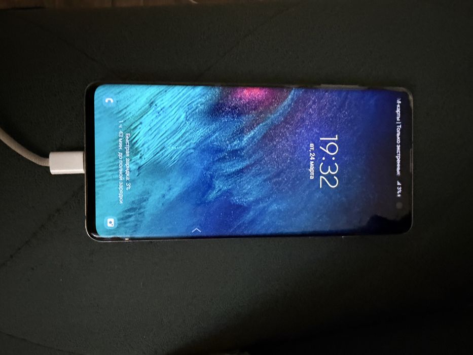 Продается Samsung S 10 + в отличном состоянии