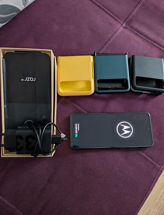 Vând Motorola raze 40 in stare foarte buna