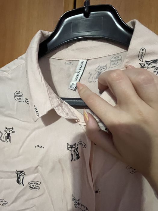 Camasi roz pudra model pisici Bershka, roz cu carouri negre HM XS