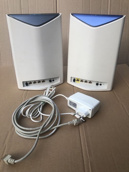 Router NETGEAR  Orbi SRS60 si ASUS RT-AC 55U